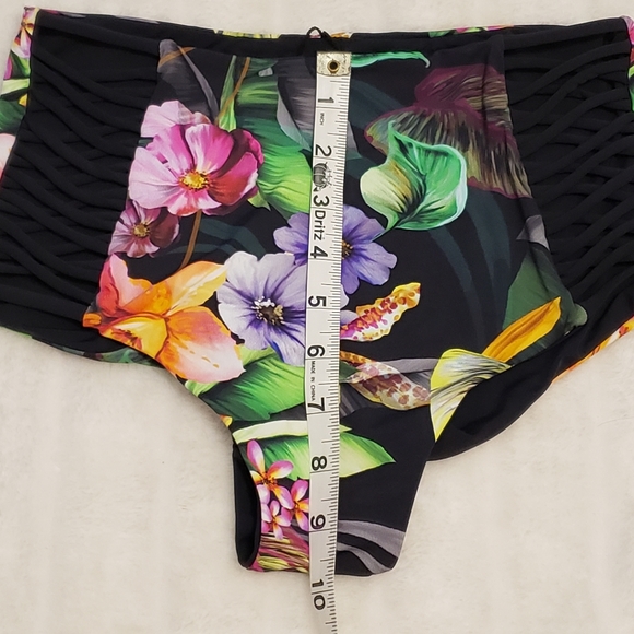 BOGO Free🦋 High Waist Reversible Bikini Bottom - Picture 8 of 8